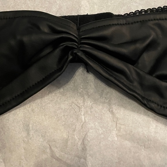 Fredericks of Hollywood Garterbelt - Picture 3 of 5